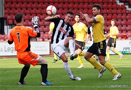 Dunfermlin?e Athletic v Livingston Irn Bru First Division East End Park 22 September 2012. Andy Barrowman scores his second and Dunfermlin?es 4th (c) Craig Brown