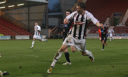 Rory Loy scores v Airdrie United 17/01/09