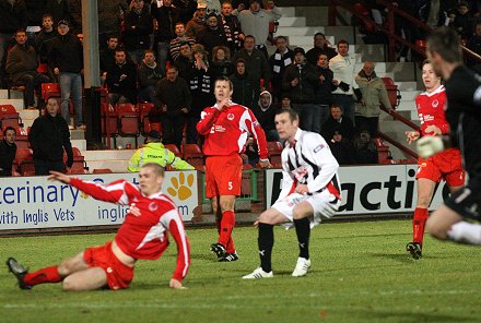 Andy Kirk scores v Clyde
