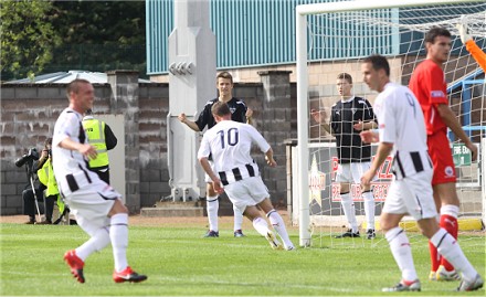 Andy Kirk scores v Stirling Albion 2-0