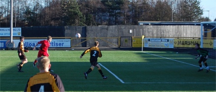 Steven Leslie heads in Dunfermline`s goal v Alloa Athletic 31st January 2010
