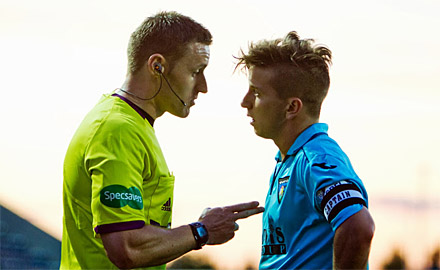 Referee Steven McLean gets close with Josh